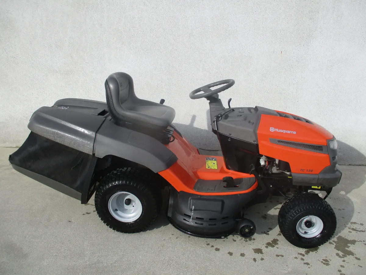 Husqvarna tractor mower TC 138 - Image 3