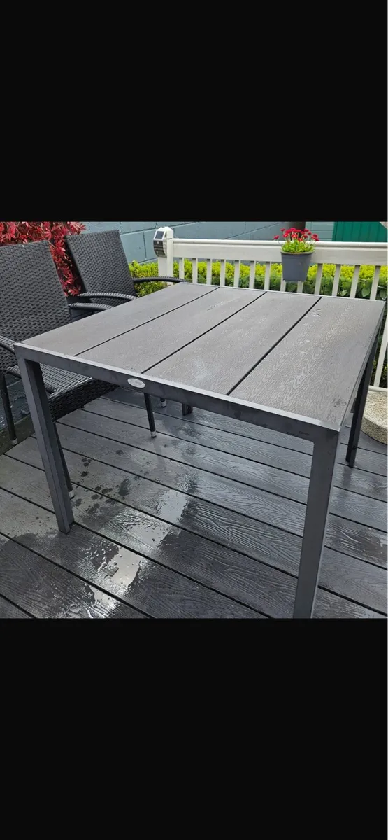 Garden/deck table - Image 1