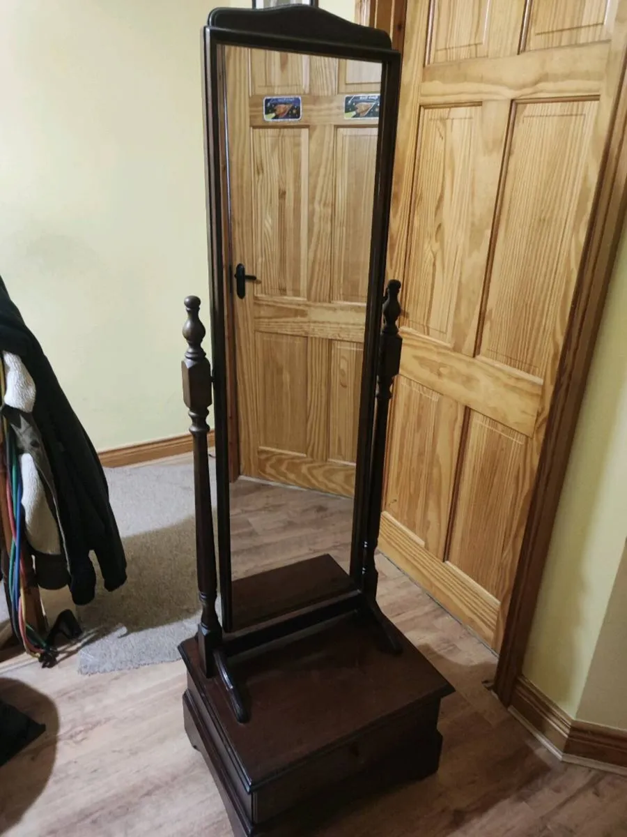 MIRROR ( FULL LENGTH ) MAHOGANY . €60 - Image 1
