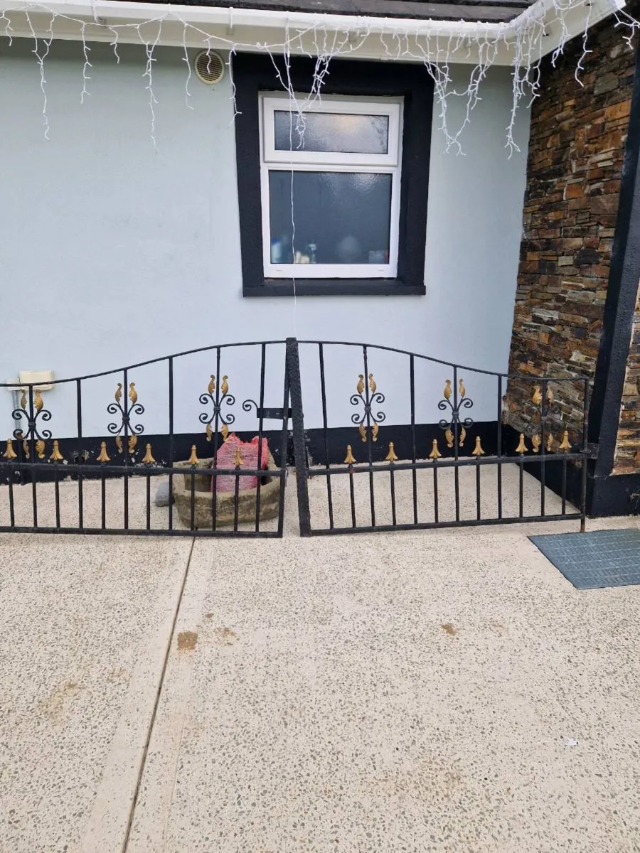 Gates - Image 3
