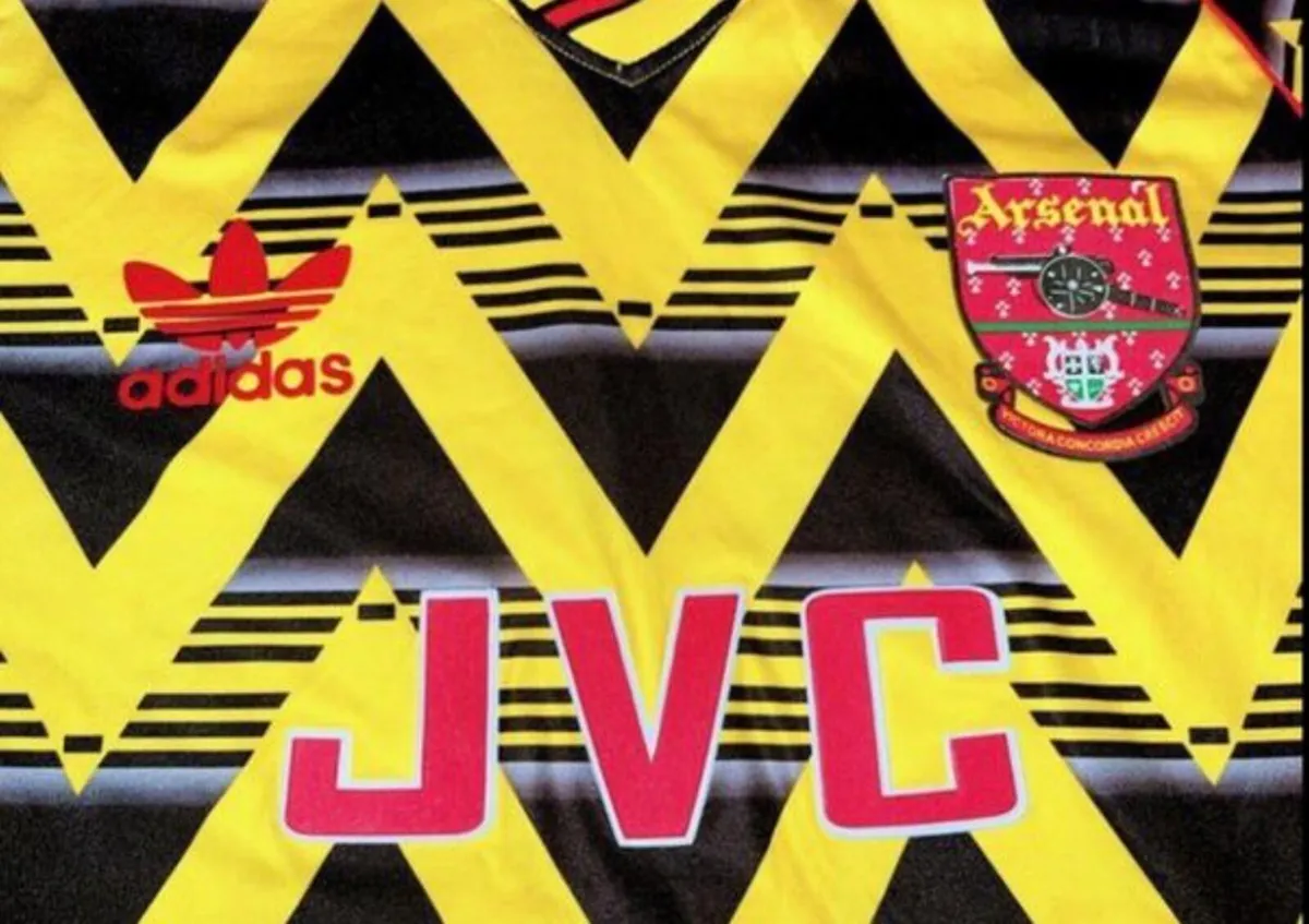 Arsenal Jersey Size Large - Image 3