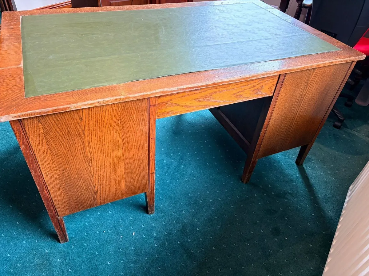 Antique desk - Image 2