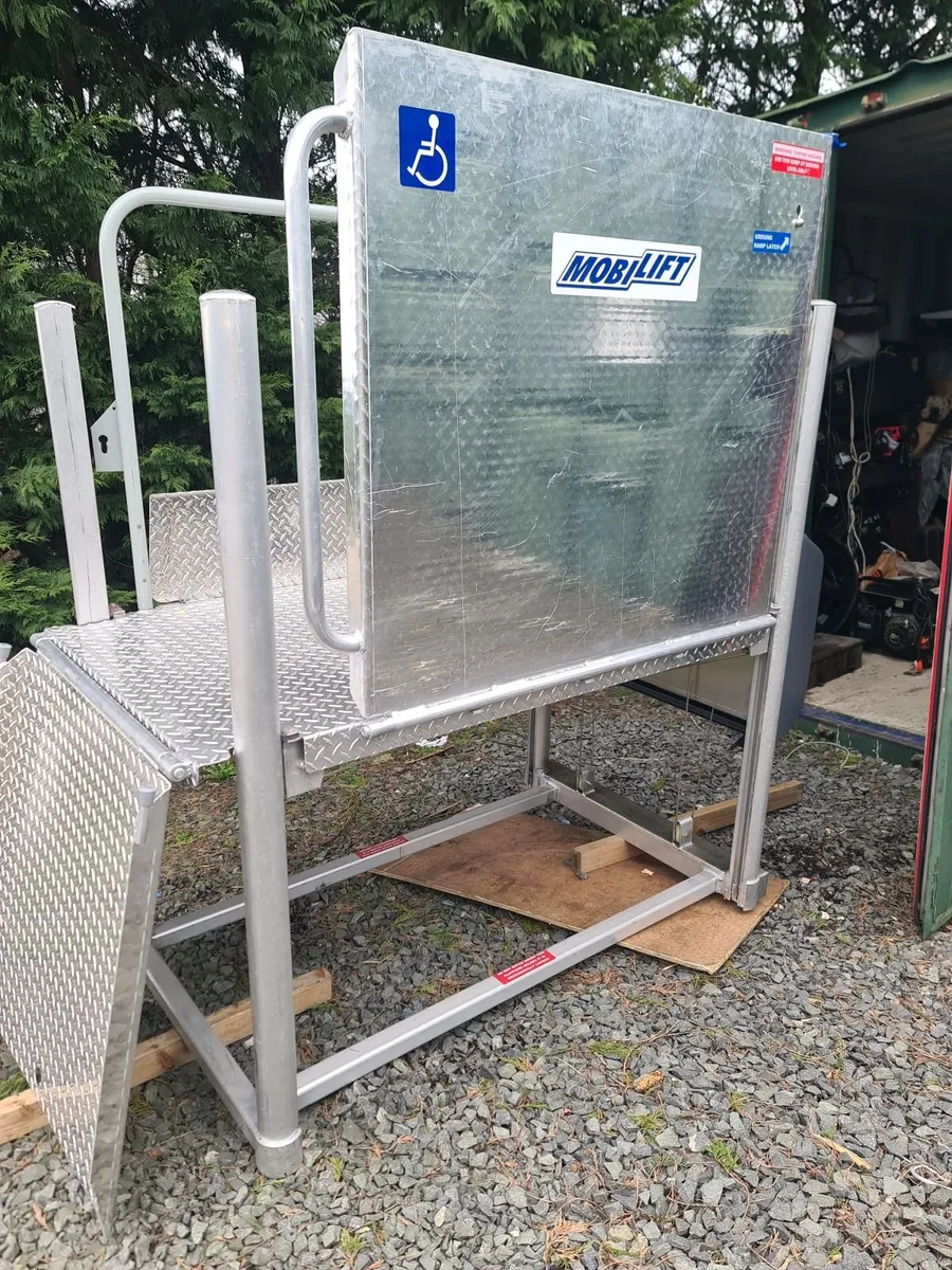 Mobilift CX Portable Wheelchair Lift – Brand New - Image 4