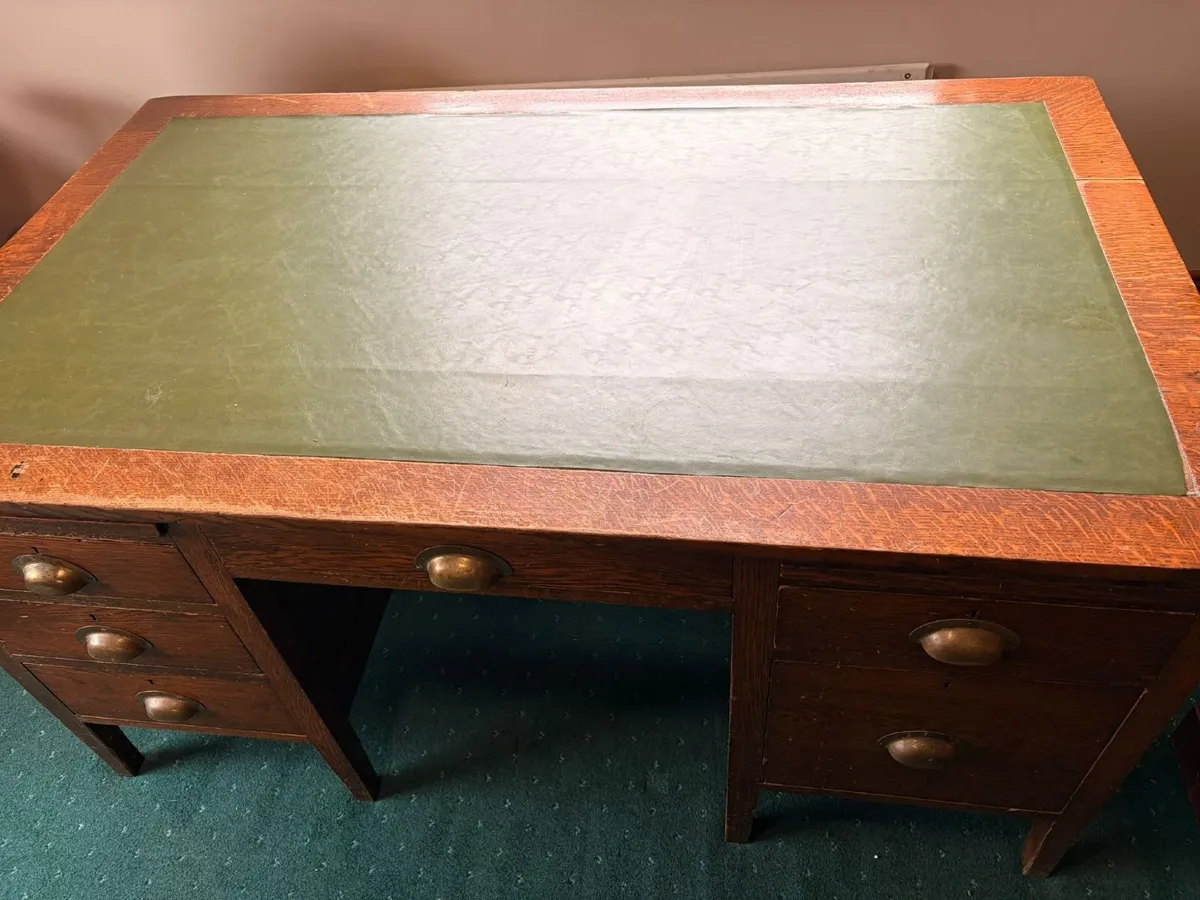 Antique desk - Image 3