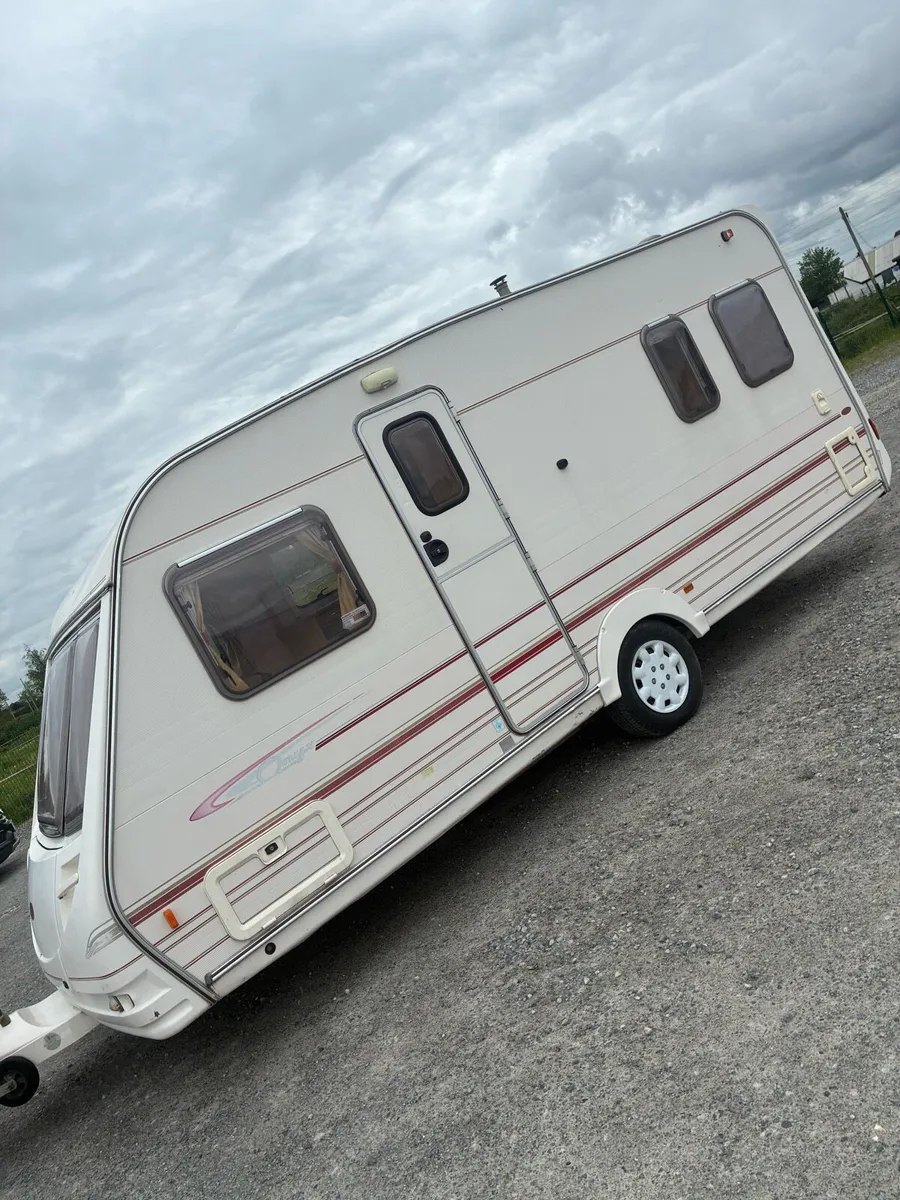 Fixed bed caravan - Image 1