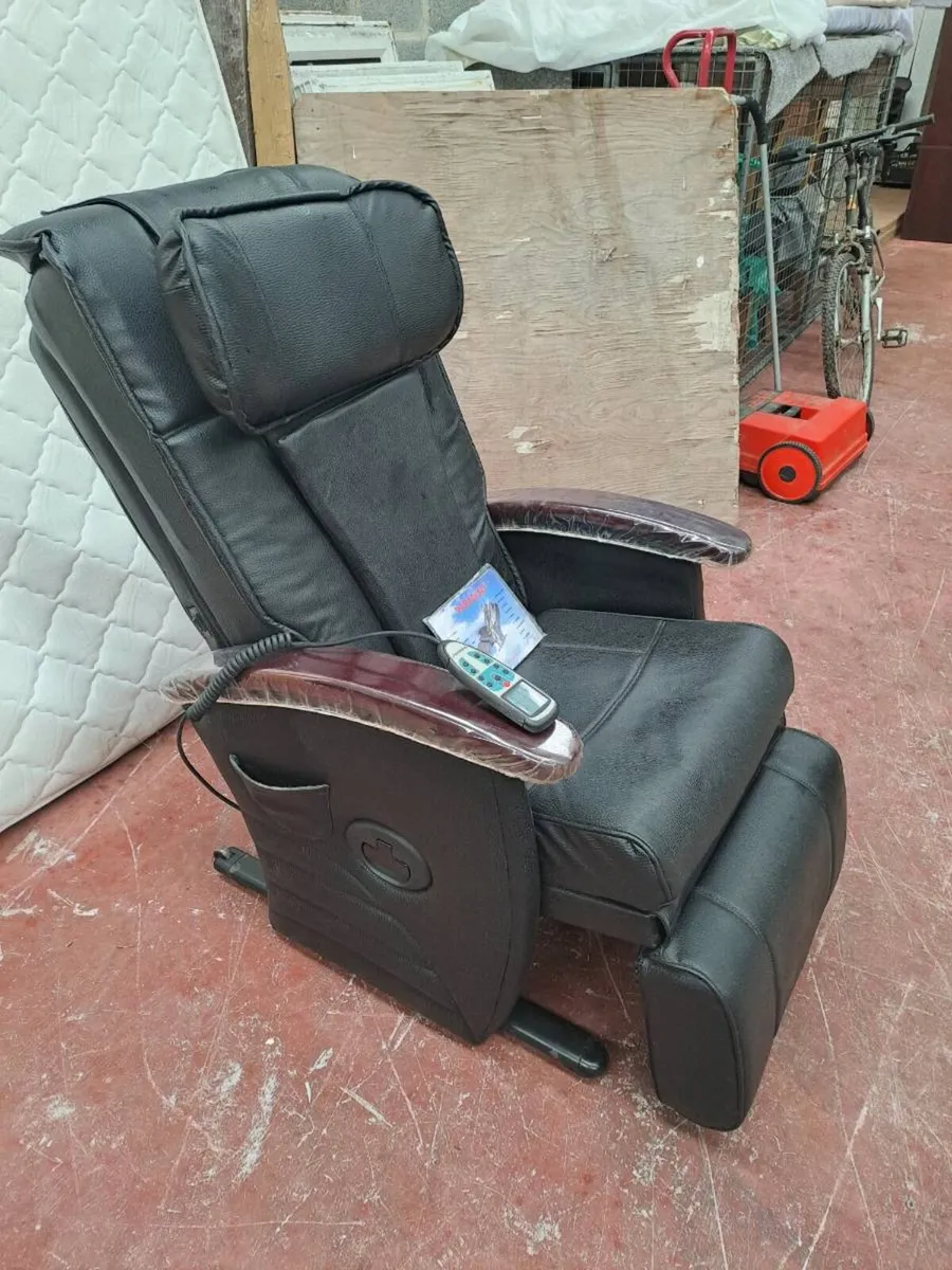 Paradiso Electric Massage recliner chair - Image 1