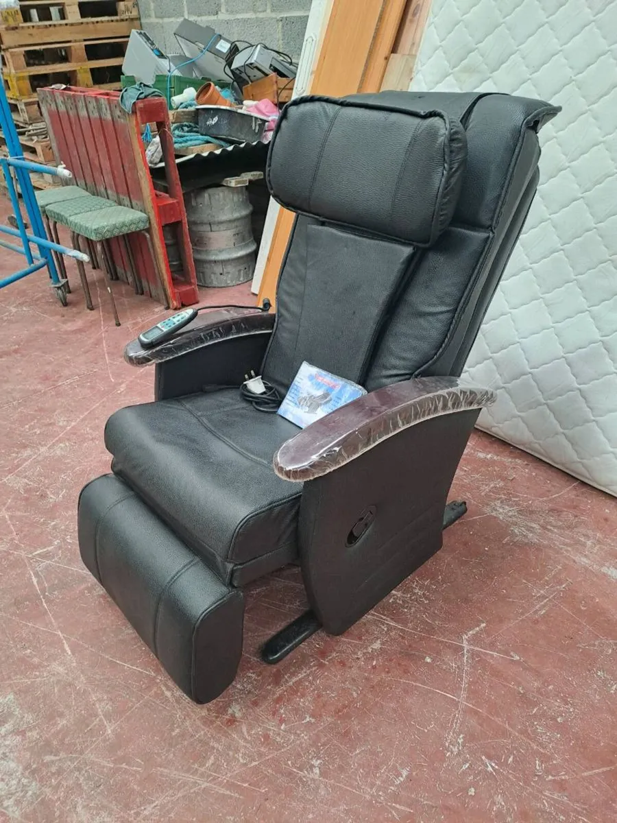 Paradiso Electric Massage recliner chair - Image 3