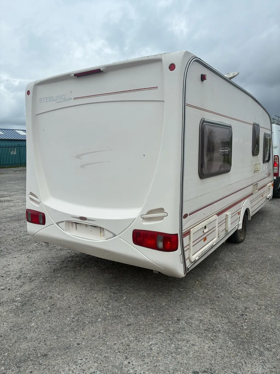 Fixed bed caravan - Image 4