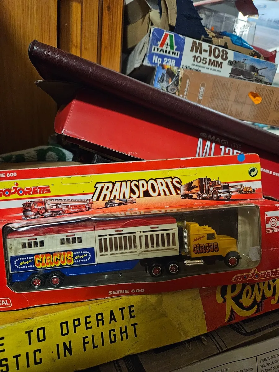 Corgi Majorette Pinder Circus Truck - Image 1