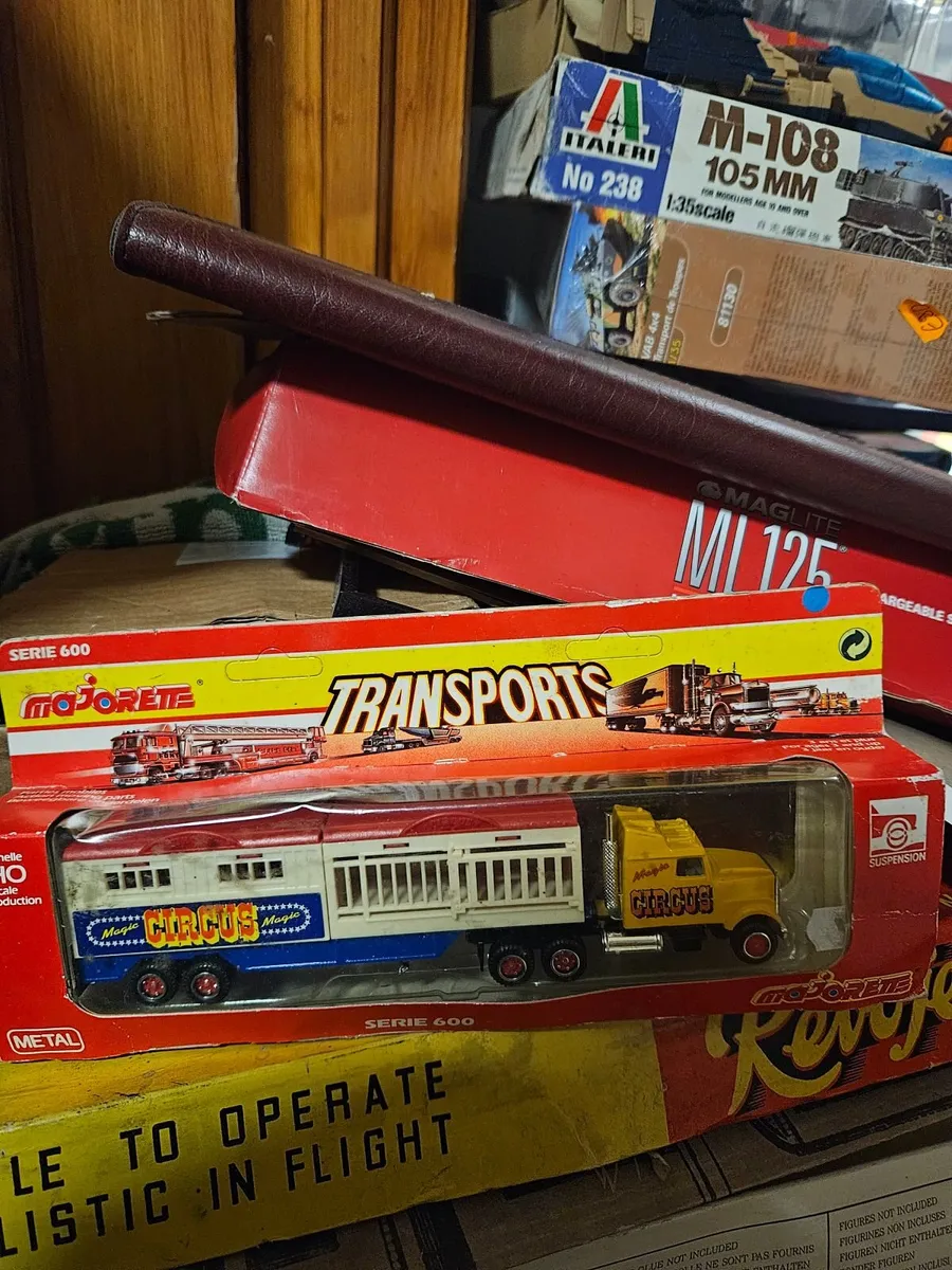 Corgi Majorette Pinder Circus Truck - Image 2