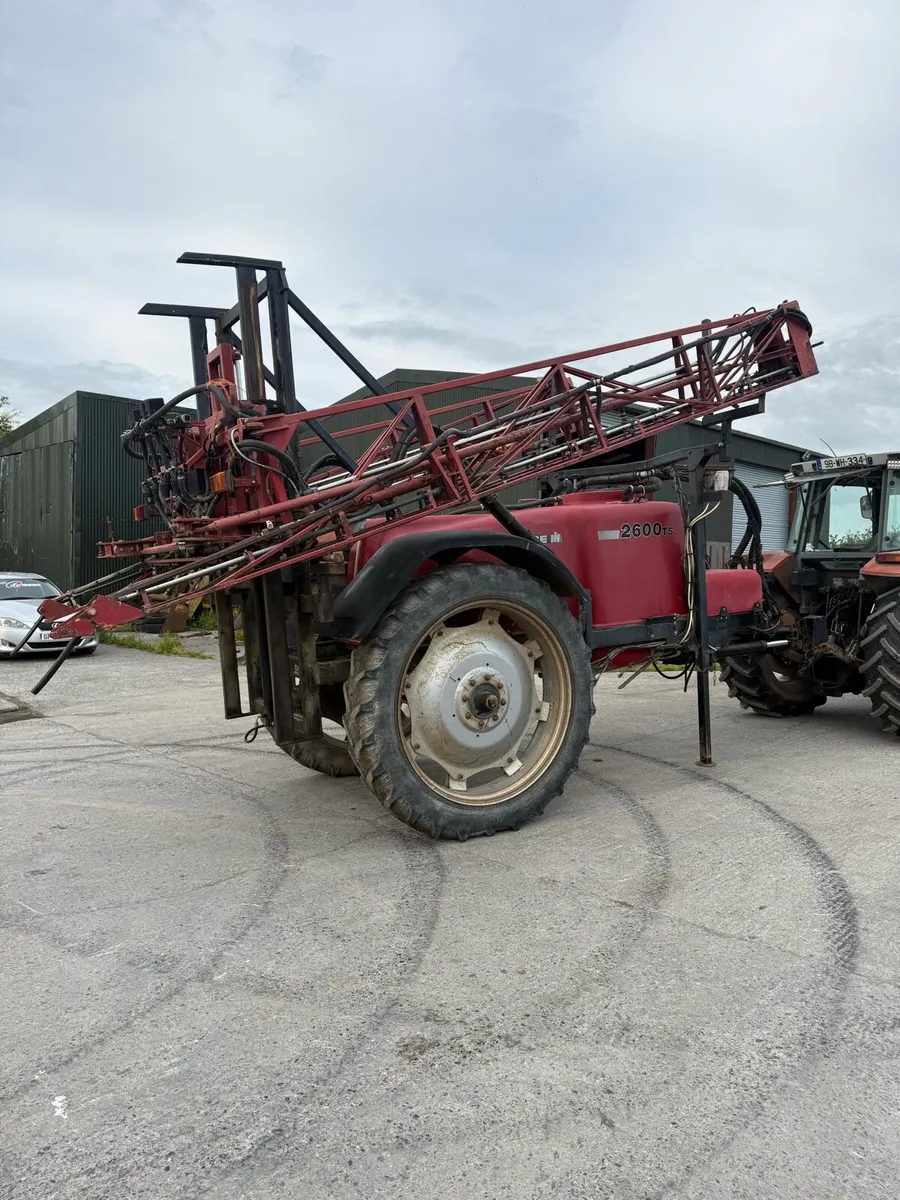 Case 2600 sprayer - Image 3