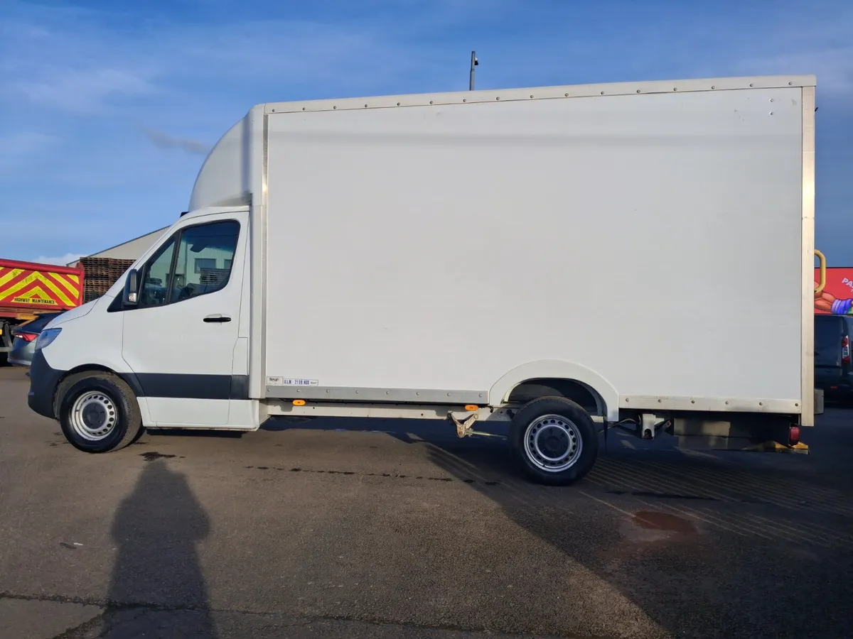 2021 Mercedes-Benz Sprinter Luton Box Van - Image 2