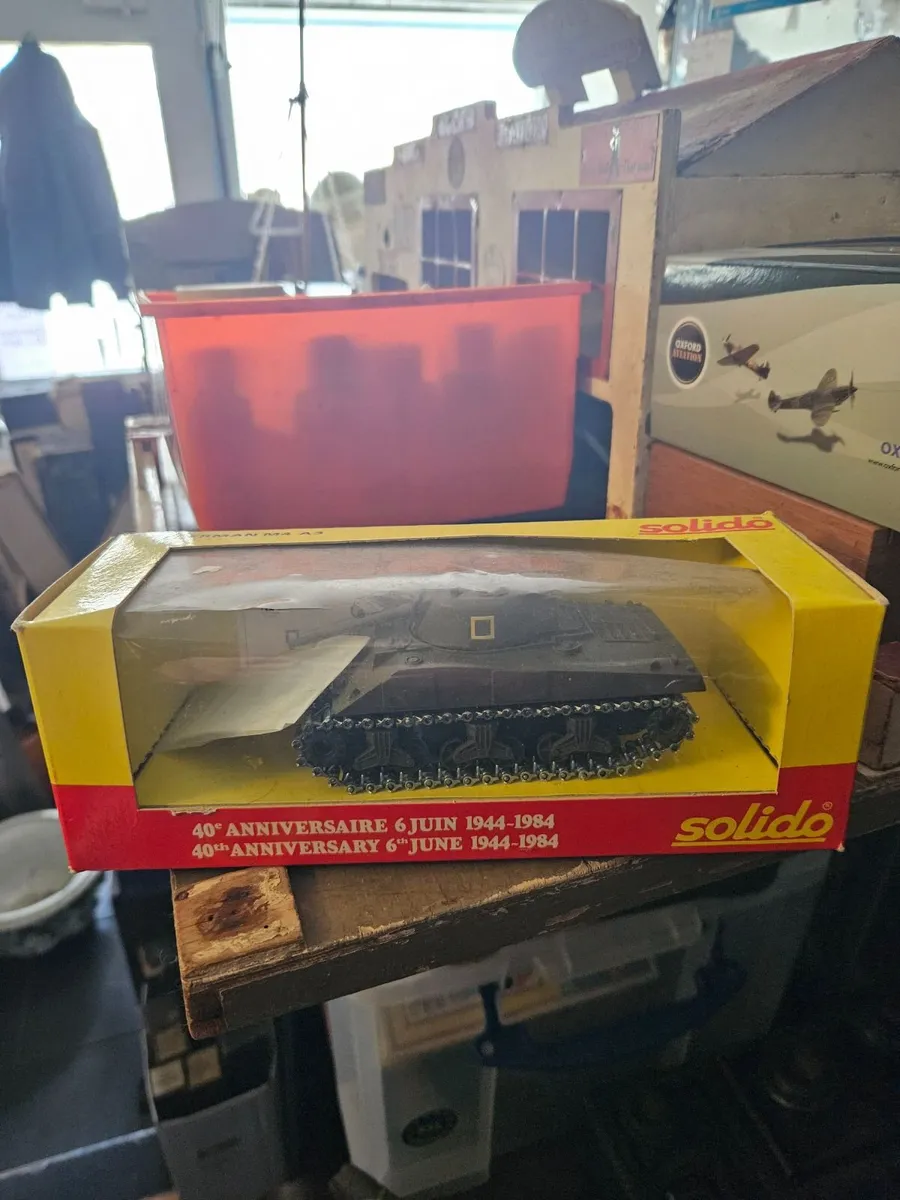 Corgi Solido Sherman Tank WW2 - Image 1