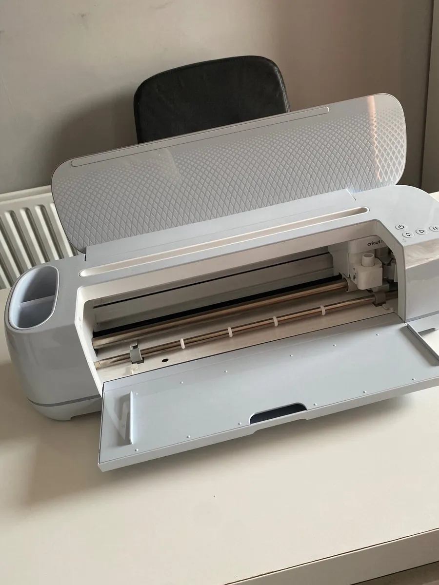 Cricut Maker 3 — Used Once - Image 3