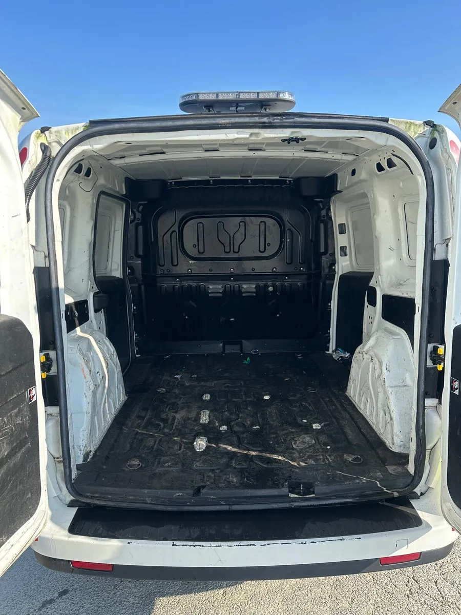 Fiat Doblo 2023 Tax&Cvrt1/27 - Image 4