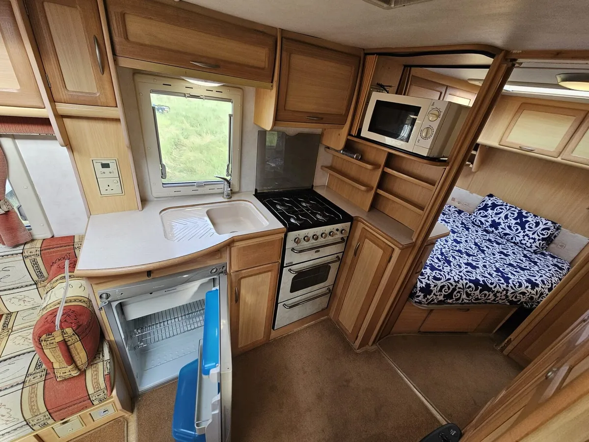 Fixed bed carvan - Image 3