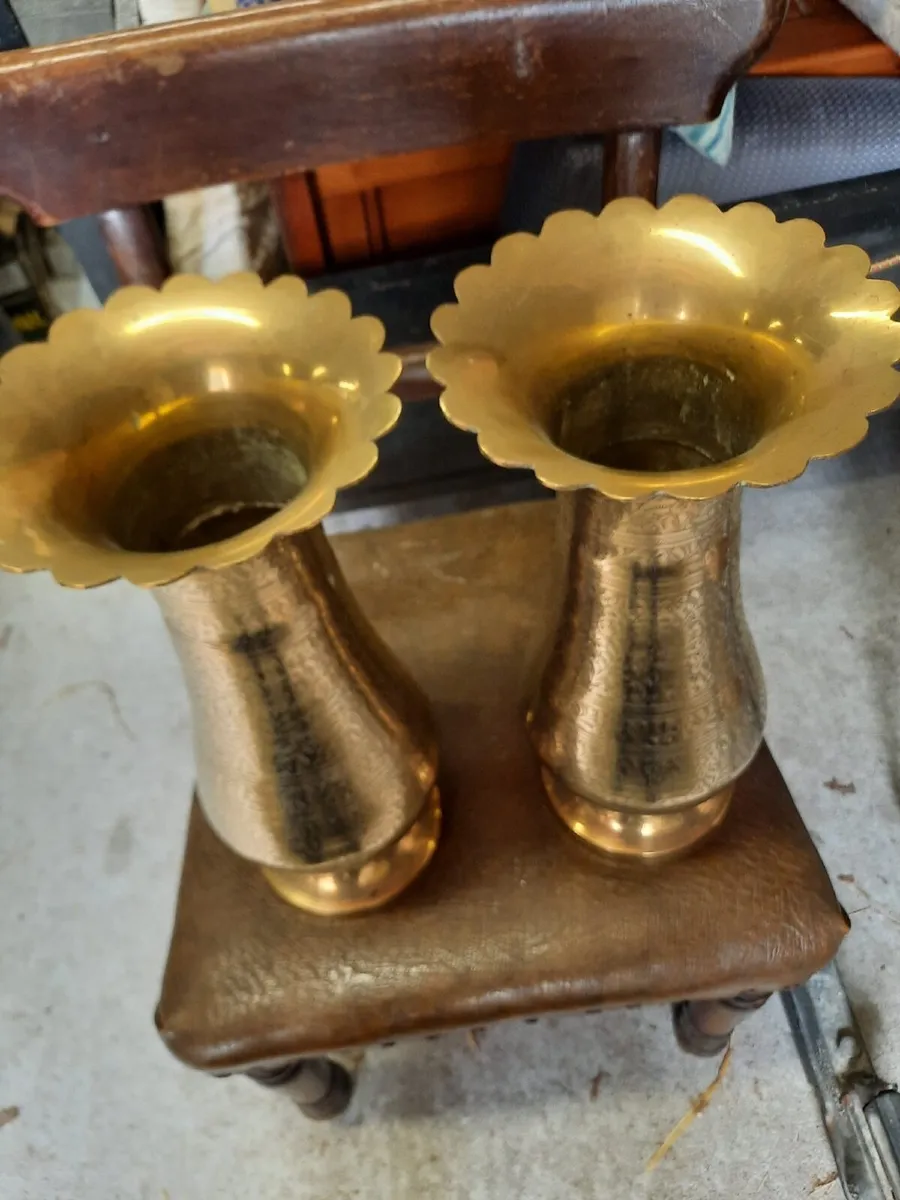 Large brass vases - Image 1
