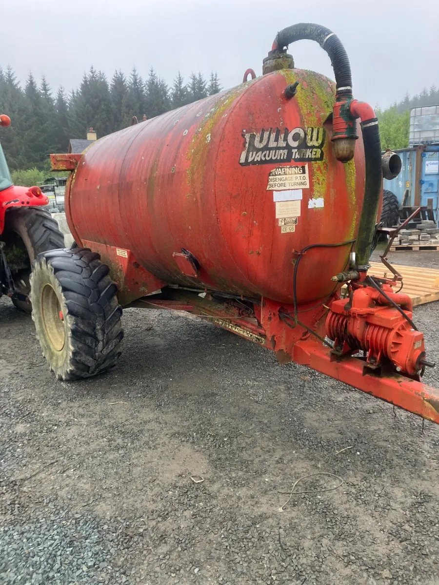 V tank - Image 2