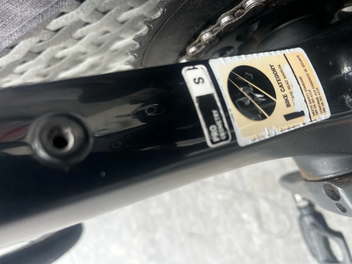 Canyon Aeroad CF SLX carbon road bike - Image 2