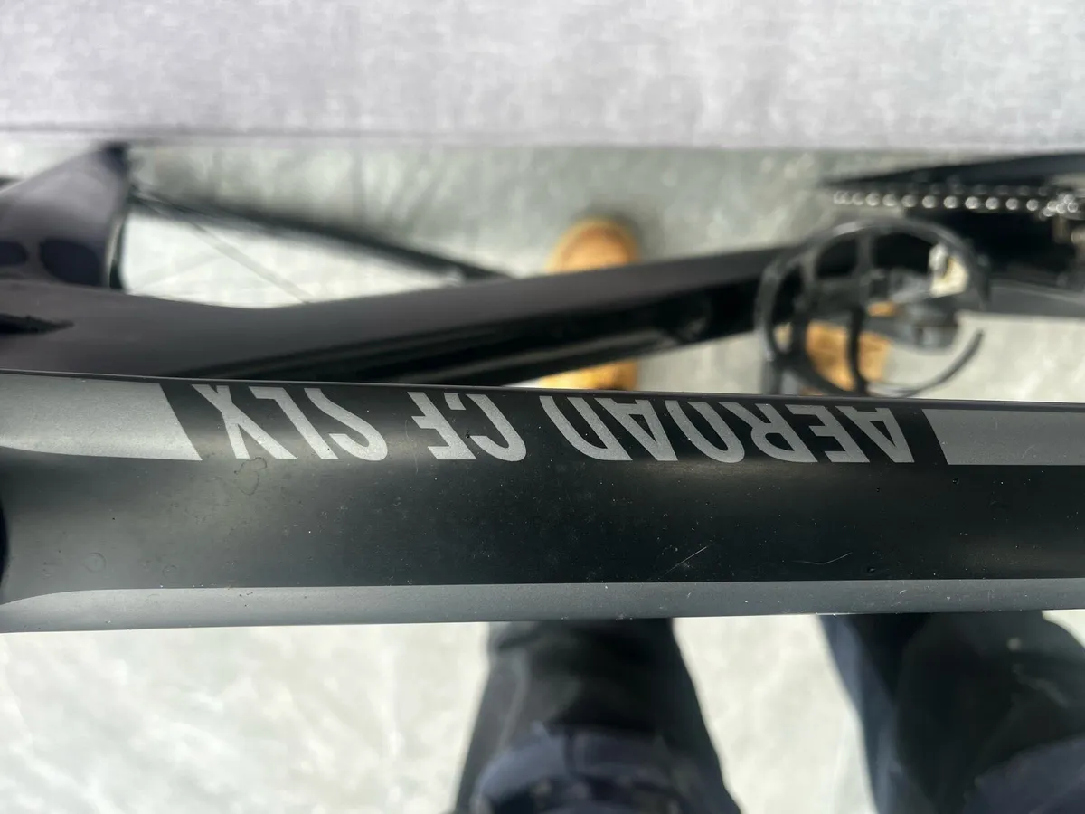Canyon Aeroad CF SLX carbon road bike - Image 3