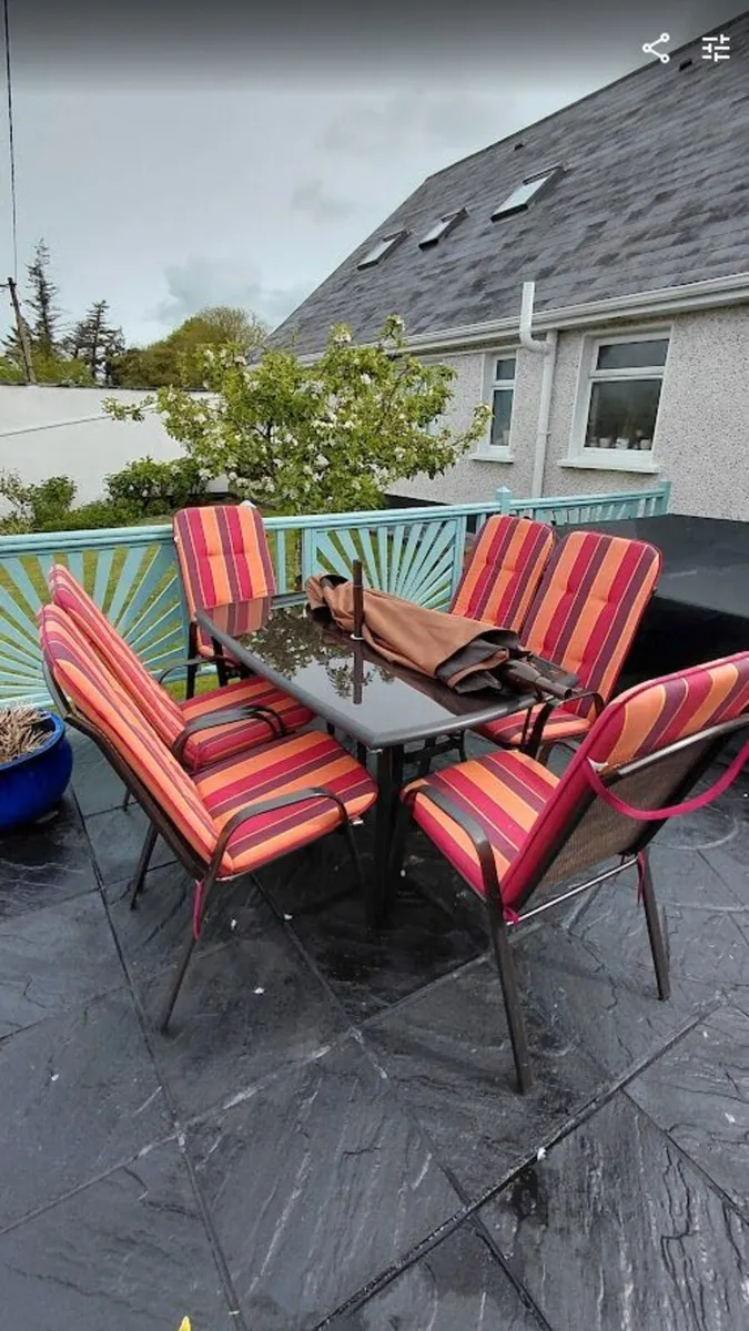 garden table and chairs - Image 1