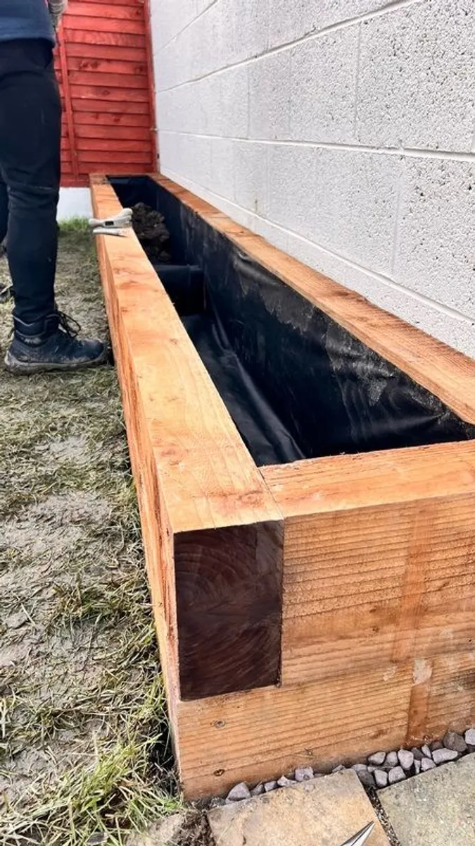 Sleepers Raised Garden Wall Planter - Image 2