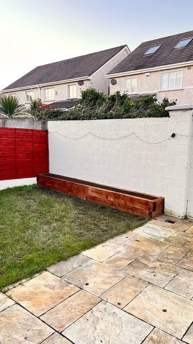 Sleepers Raised Garden Wall Planter - Image 3