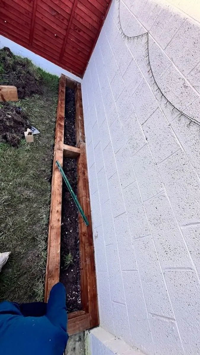 Sleepers Raised Garden Wall Planter - Image 4