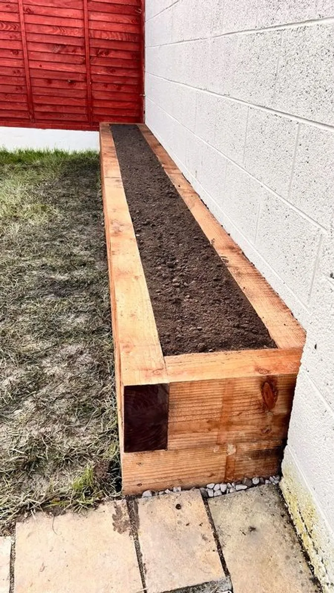 Sleepers Raised Garden Wall Planter - Image 1