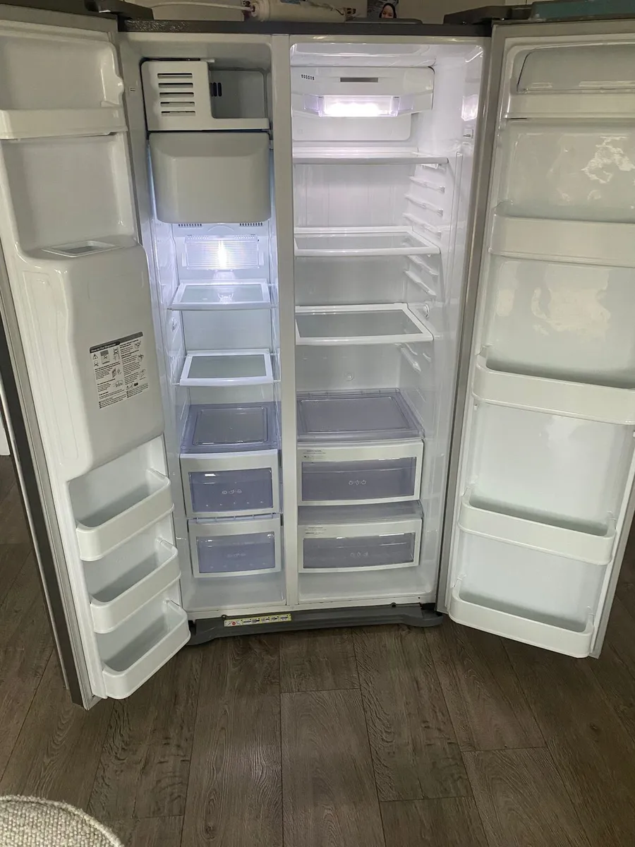 LG American Fridge Freezer - Image 3