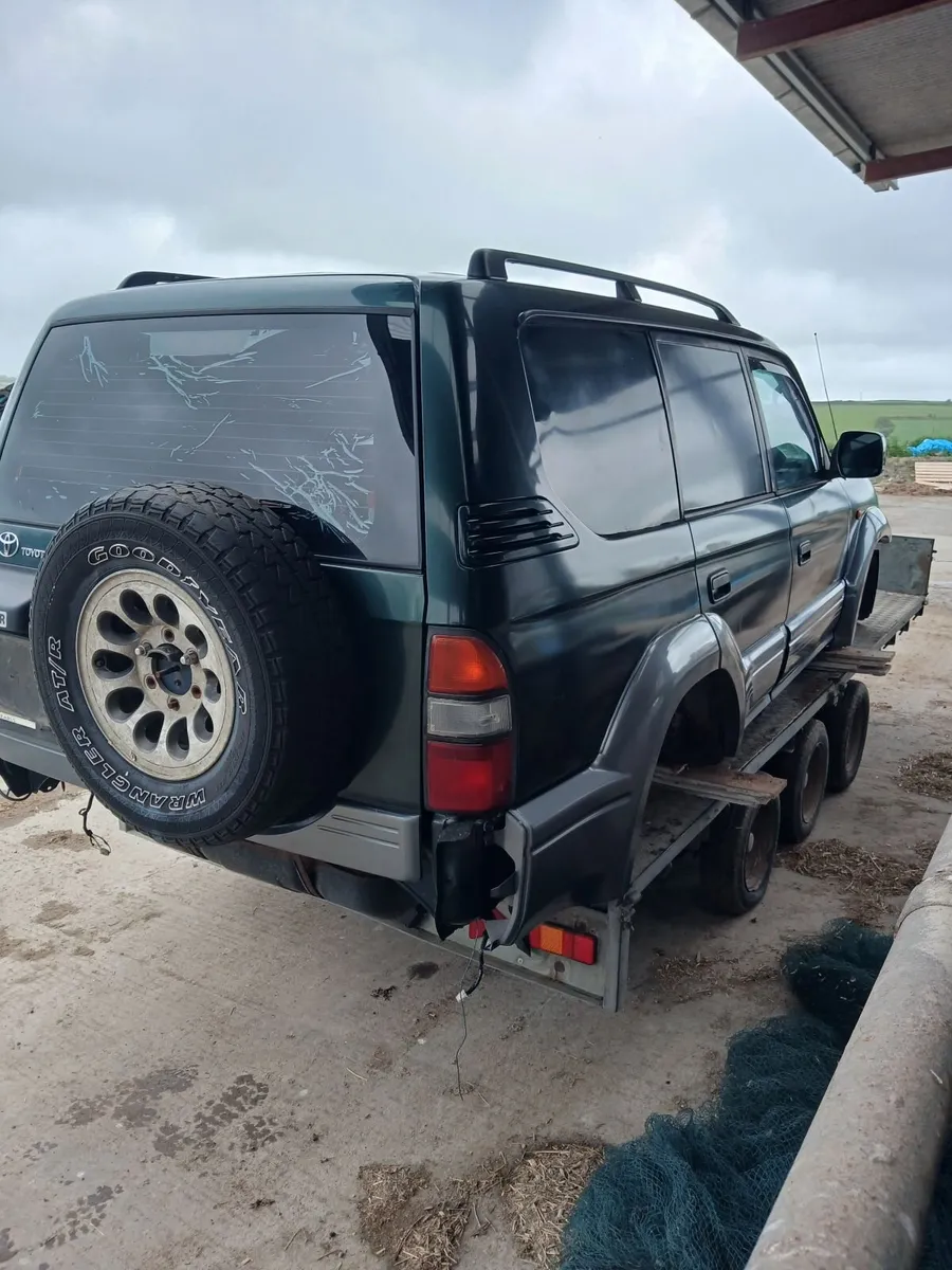 Toyota Land Cruiser 2000 - Image 2