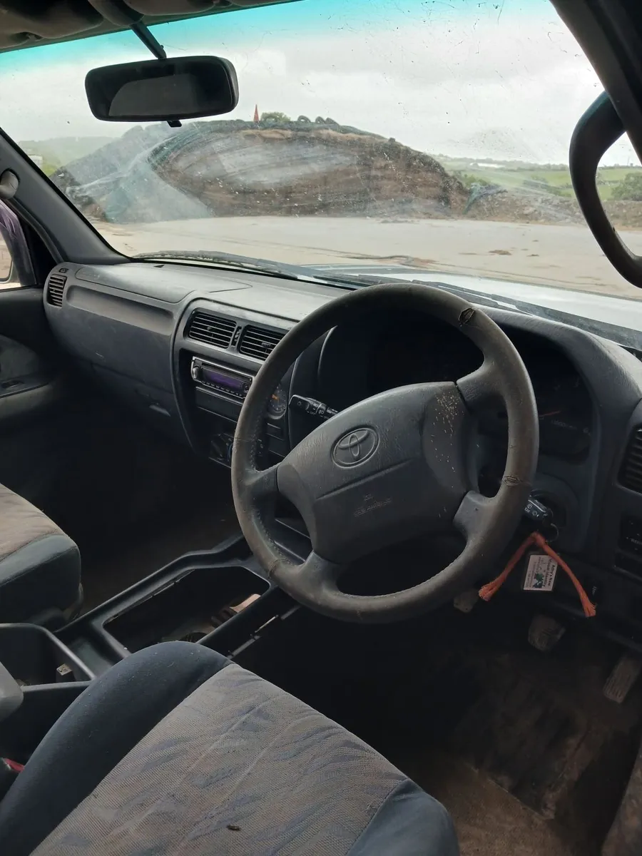 Toyota Land Cruiser 2000 - Image 3