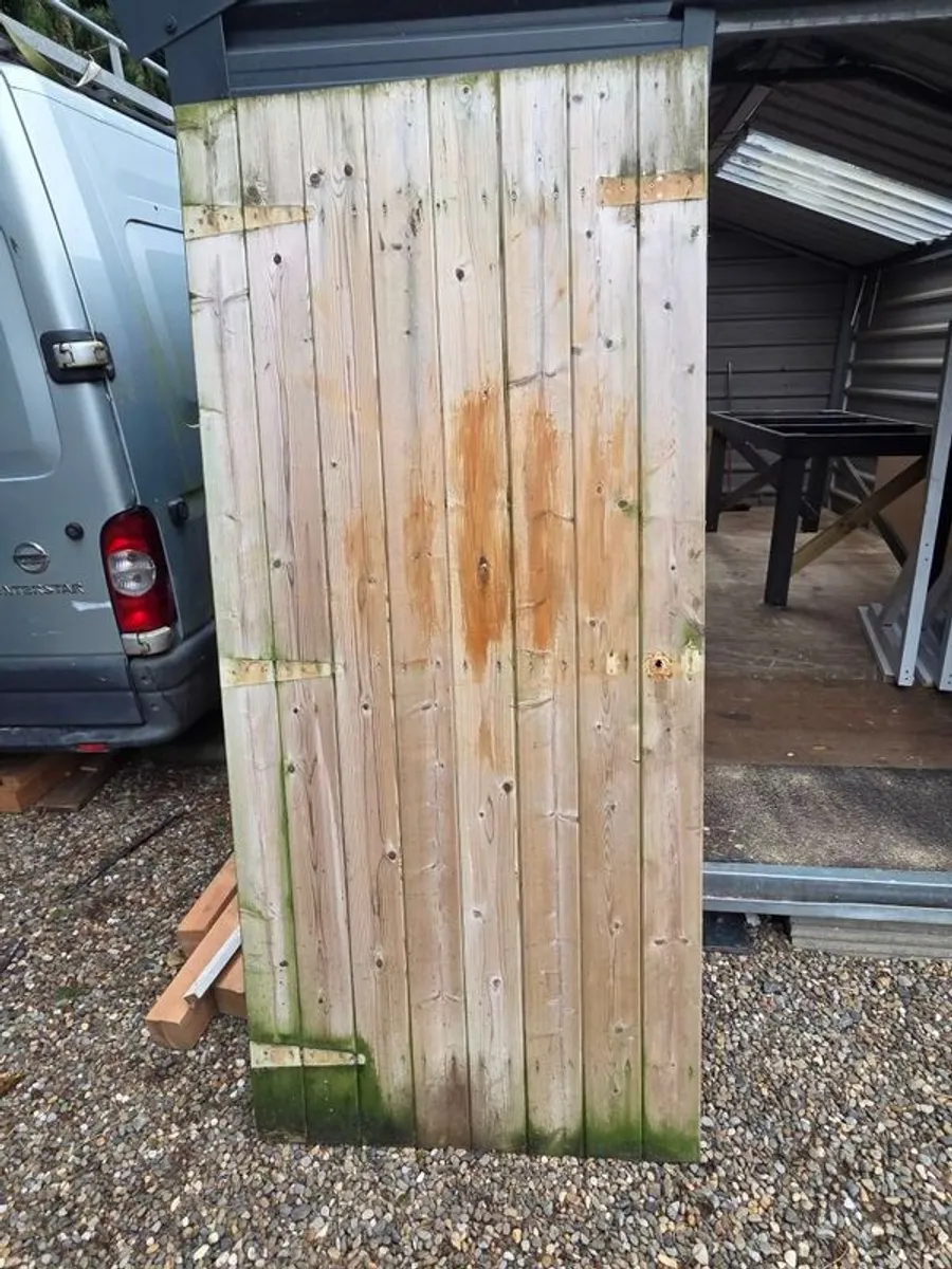 gate - Image 1