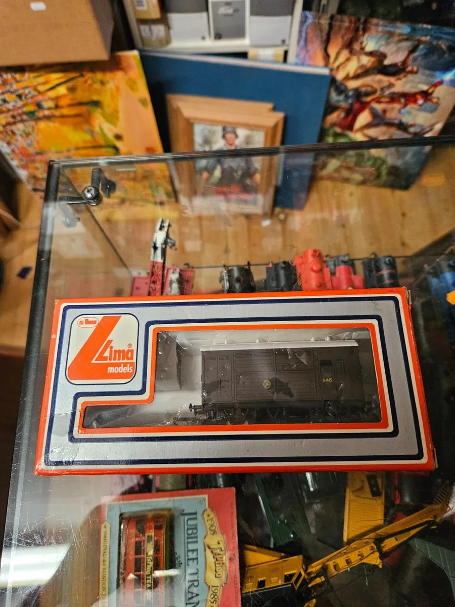 Hornby Lima OO Gauge Wagon