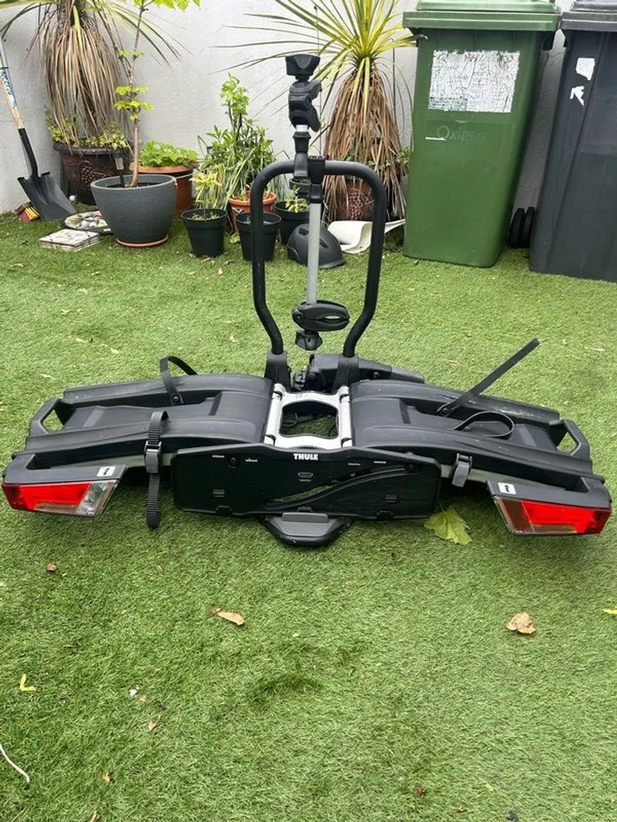Thule EasyFold XT 2-Bike Rack - Image 2