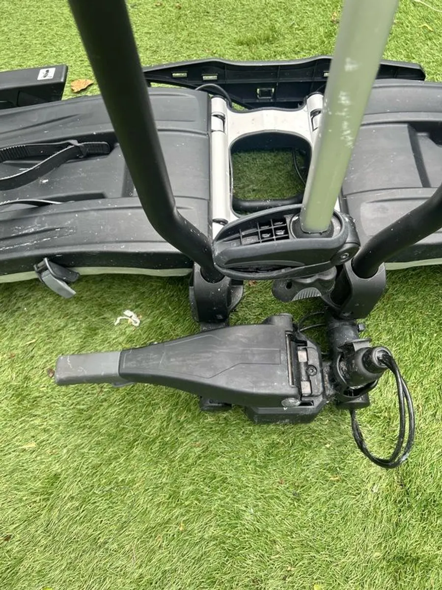 Thule EasyFold XT 2-Bike Rack - Image 4