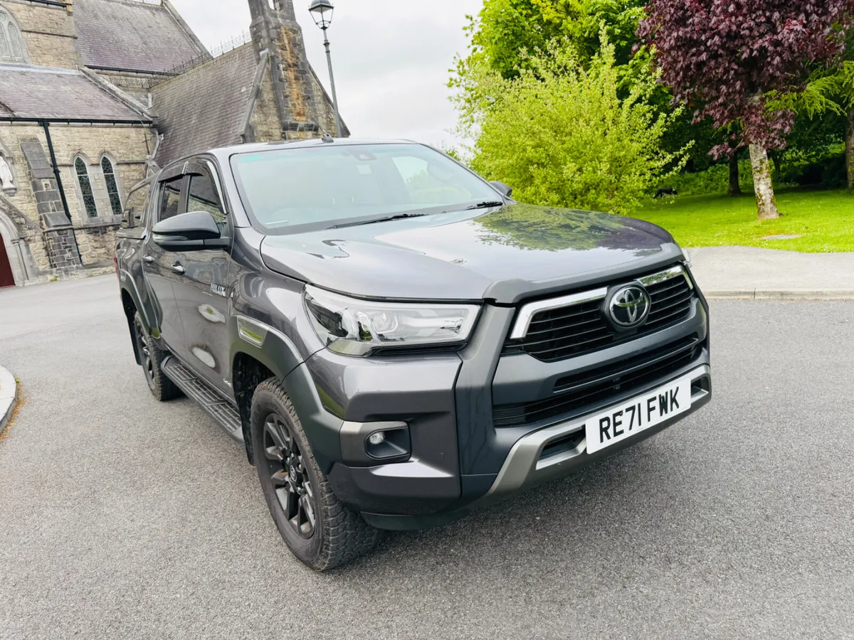 2021 Toyota Hilux Invincible x - Image 4