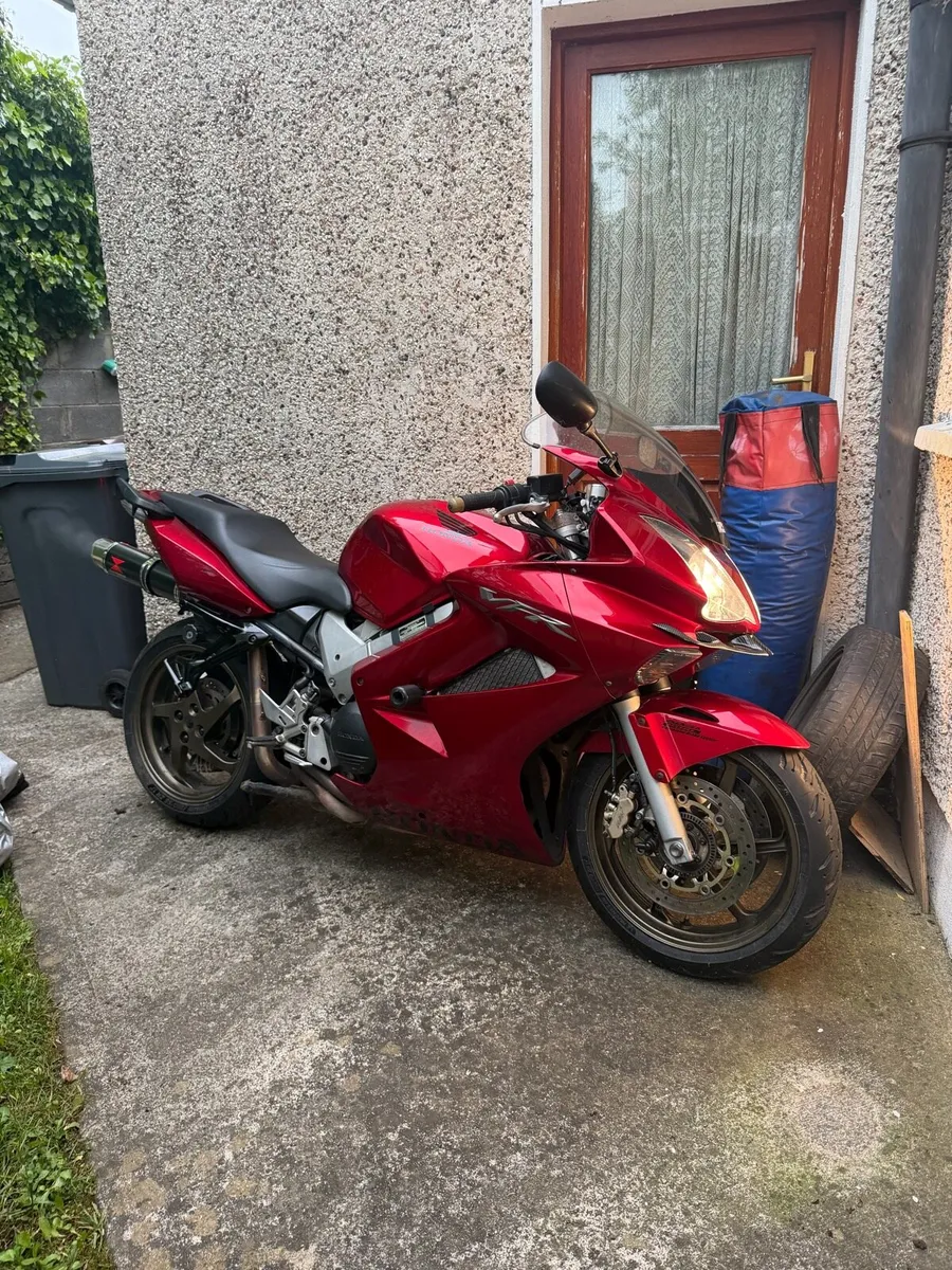 Honda VFR 800 - Image 4