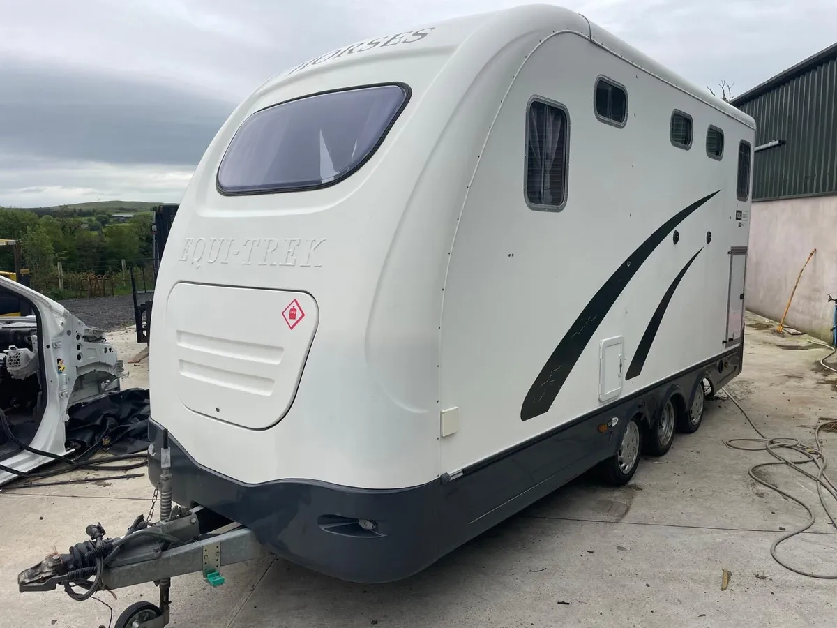 Equitrek Startreka Horsebox - Image 3