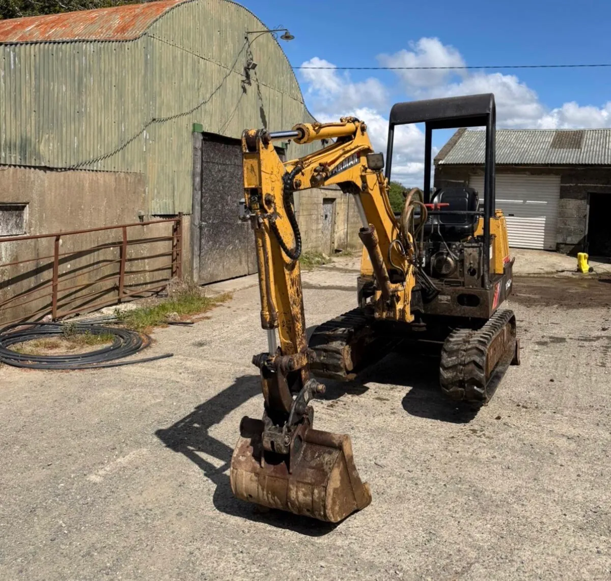 Yanmar mini digger 2.6 tone - Image 2