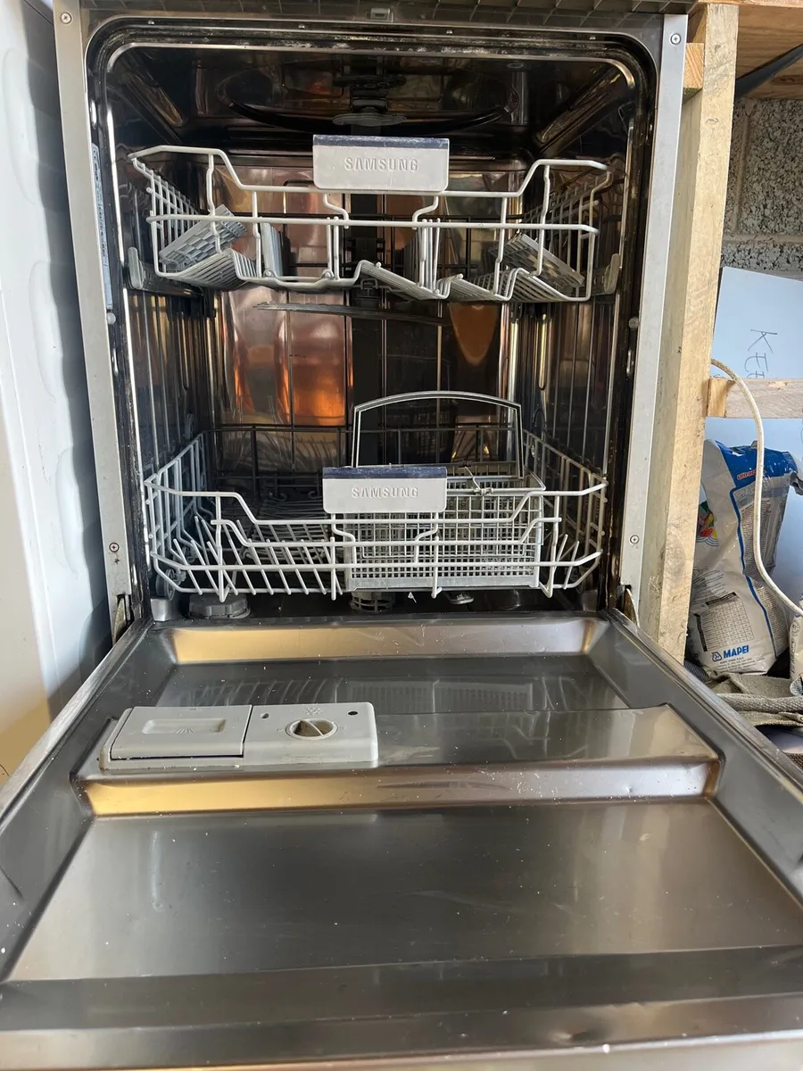 Dishwasher - Image 2