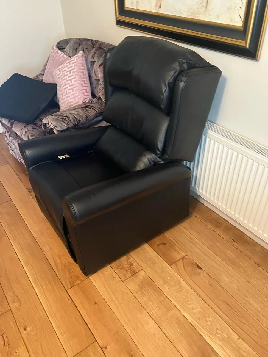 Electric Riser / Recliner Chair - Image 2
