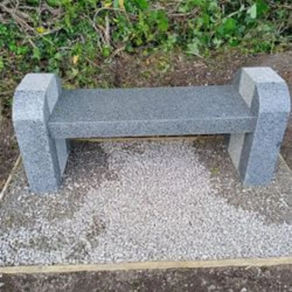 Polished granite garden bench - Image 3