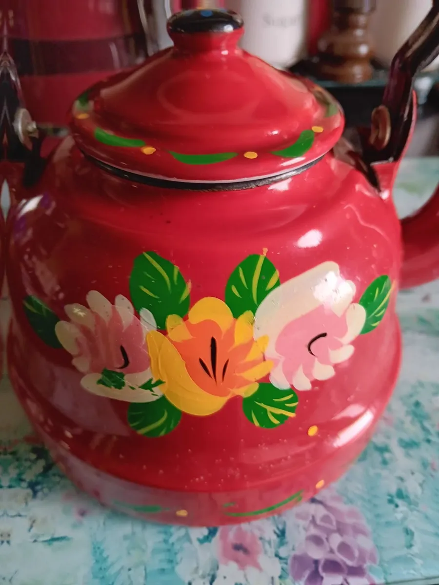 Enamelled handpainted kettle - Image 2