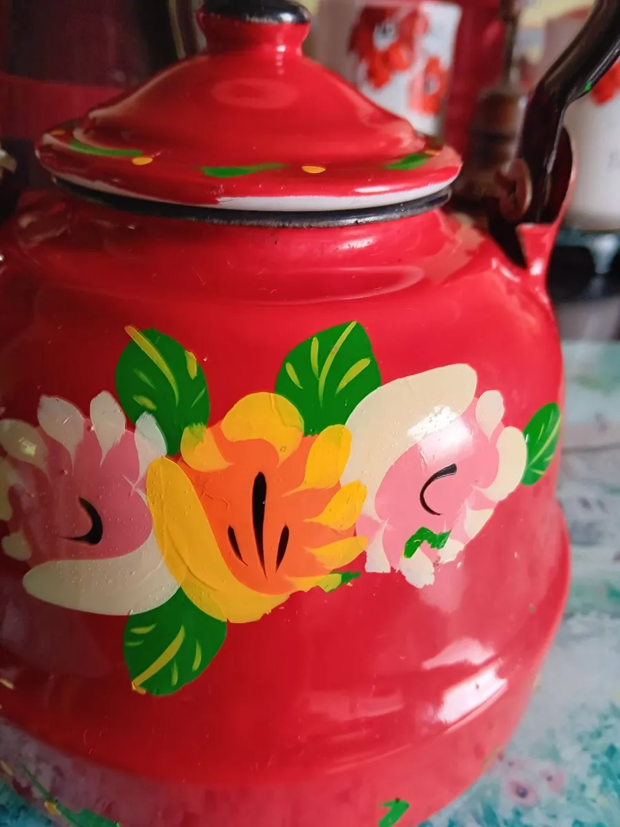 Enamelled handpainted kettle - Image 3