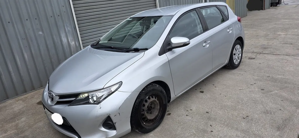 152 TOYOTA AURIS DIESEL - Image 1