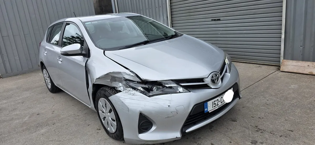 152 TOYOTA AURIS DIESEL - Image 2