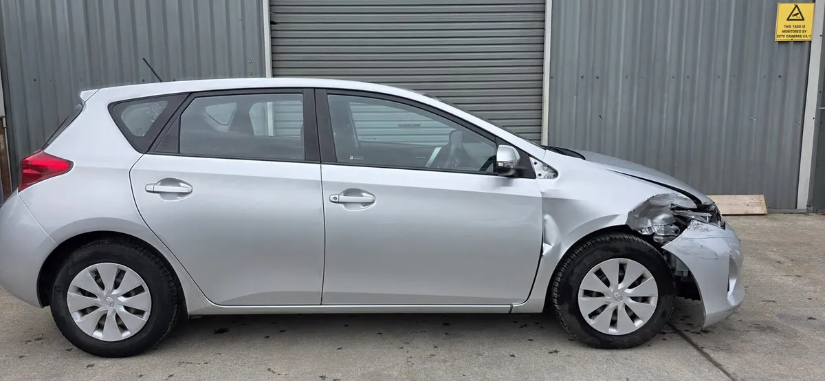 152 TOYOTA AURIS DIESEL - Image 4