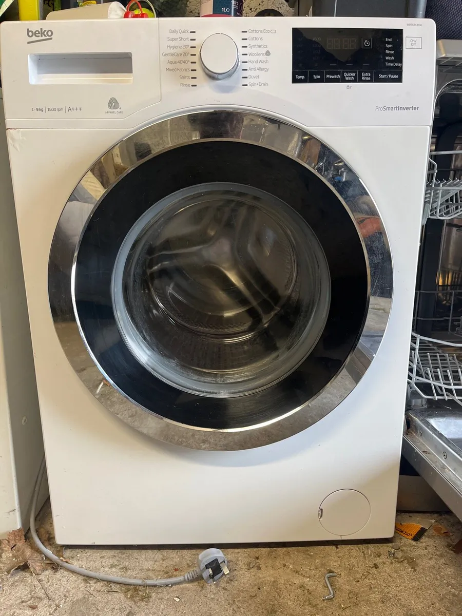 Washing machine - Image 1