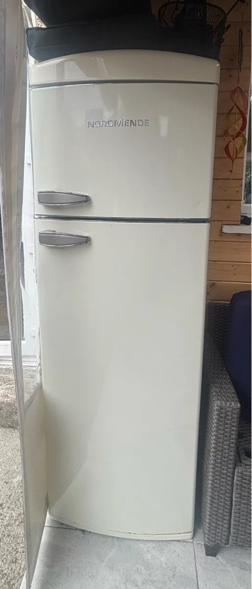 Retro fridge freezer - Image 1